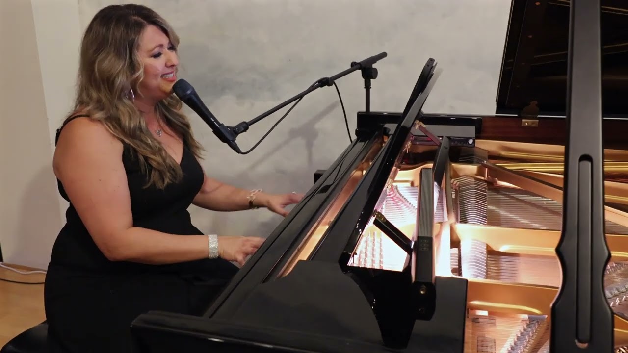 Promotional video thumbnail 3 for Piano Mandy