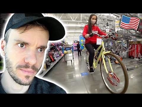 ELA ANDOU DE BICICLETA DENTRO DO WALMART NOS EUA - Família Brancoala