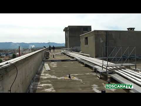 2018-08-10 PRATO - SI INTRODUCONO IN EX OSPEDALE PER SELFIE SU TERRAZZA