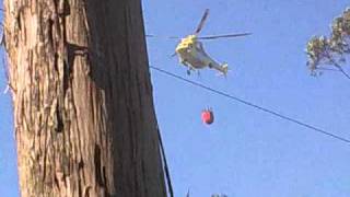 preview picture of video 'Descarga helicoptero incendio Boiro'