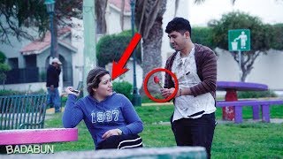 No creerás lo que pasa cuando un vagabundo regala rosas