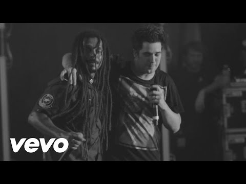 Videoclip de Me Deixa (feat. Marcelo Falcão) (Ao Vivo) — Jota Quest