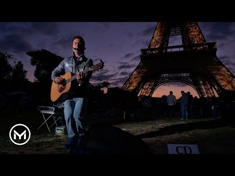 Adele - Someone like you (cover by Yuri Menna under the Eiffel Tower Paris)