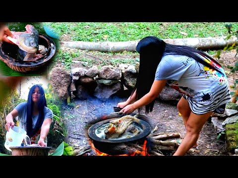 COMIDA INDÍGENA NA PANELA DE BARRO