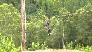 preview picture of video 'GO APE  (Aberfoyle) Martin being rescued off zip line'