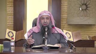 صورة هل يفطر من وجد طعما للعلك أو الطعام في حلقه