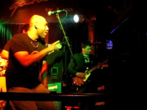 El Club de los Impresentables Amanecidos - Transformenlo (Garcia Bar & Rock 24-10-2010)