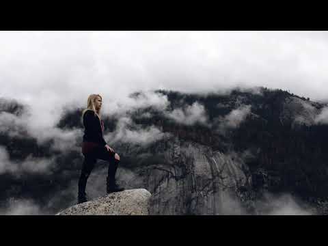 Ṿ Ʌ Ẏ U - GREY SKIES