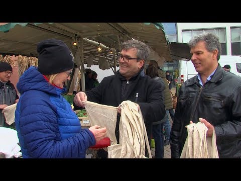 Aktion "Plastikfreies Marchtrenk" am Wochenmarkt Marchtrenk