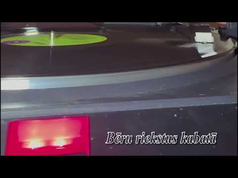 Bēru riekstus kabatā