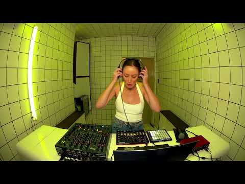 Flor Coto (LIVE) | HÖR - April 27 / 2024