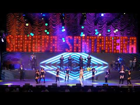 Popurrí Selena (Si una vez, Como La Flor, Carcacha, Baila Esta Cumbia) [En Vivo]