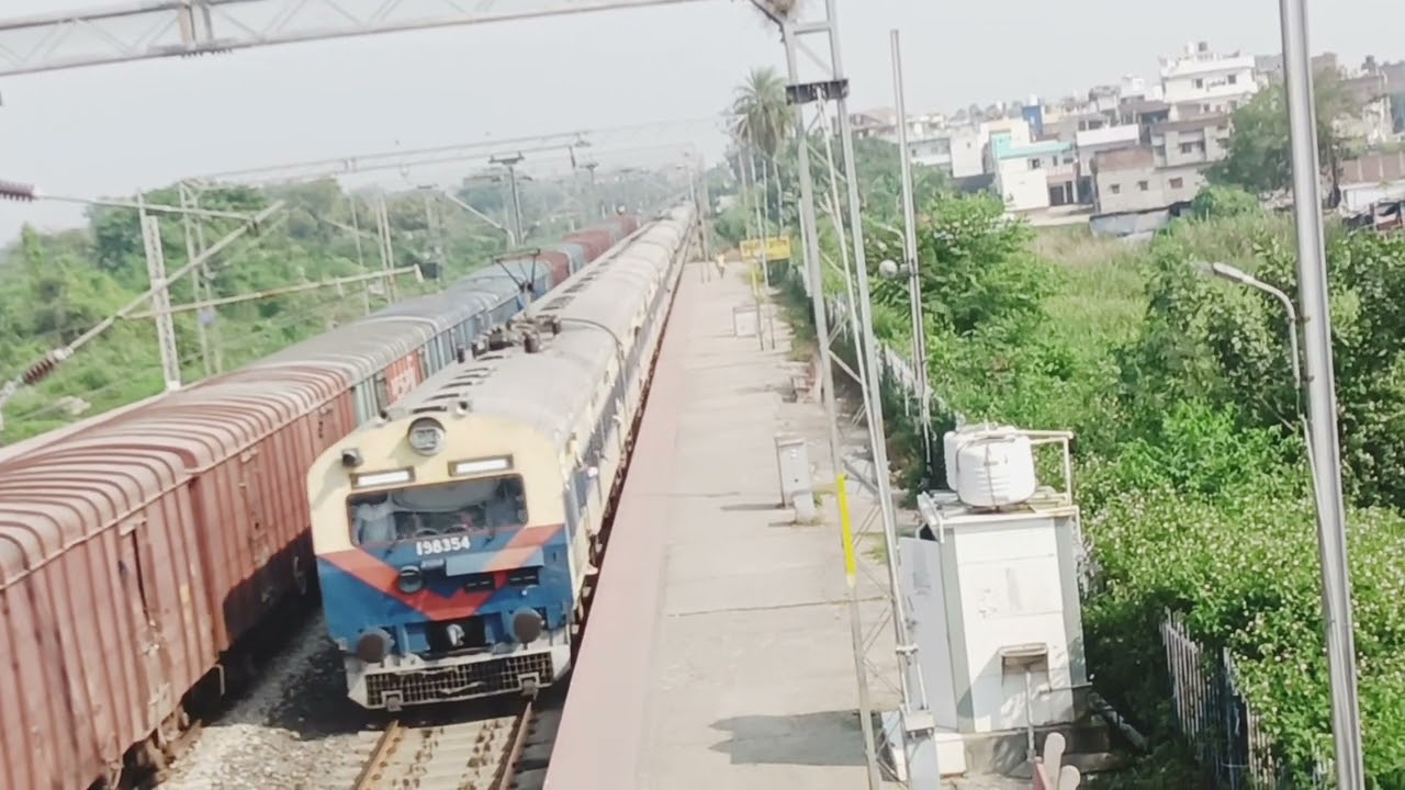 18623 Islampur hatia express train #indian_railway