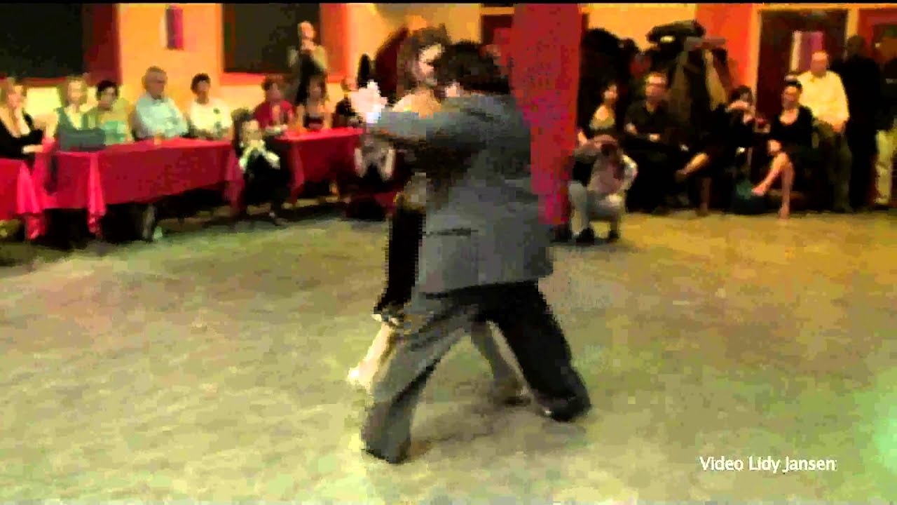 Aoniken Quiroga en Vanessa Fatauros nov 2010 Tango Si