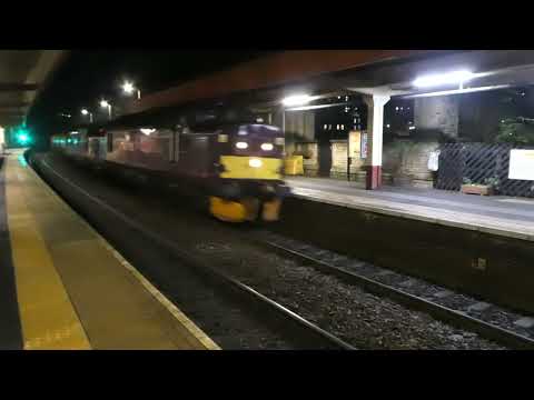 15/11 - VERY rare Hired 37668 + 37685 pass Sowerby Bridge on 6B37 10:30 Grangemouth Ineos to Gas Wod