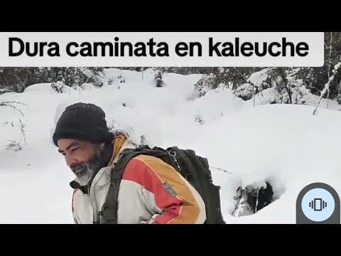 dura caminata por la nieve para conseguir suministros en kaleuche San Martín de los Andes 💪🇦🇷🧉