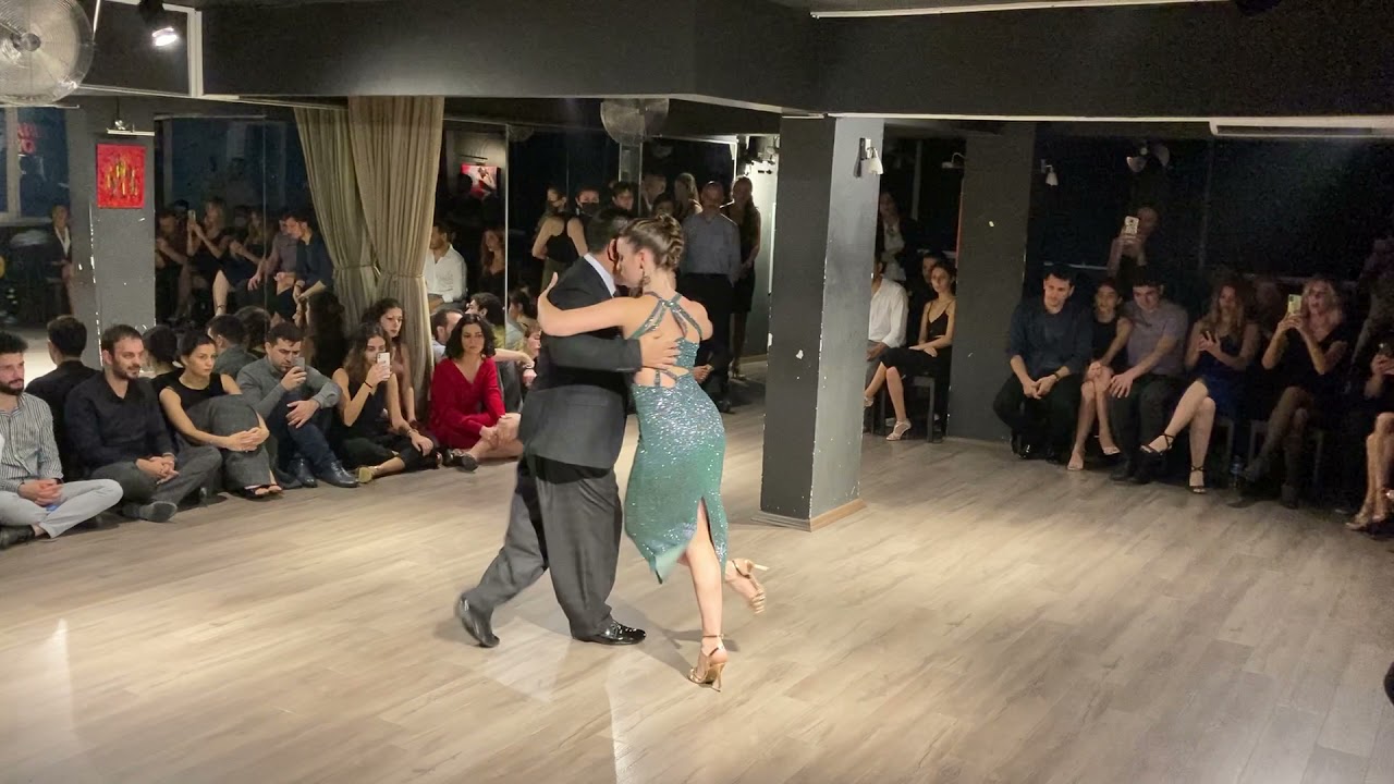 Video thumbnail for Agustina Piaggio & Carlitos Espinoza  Un Tango Y Nada Mas / Carlos De Sarli,Jorge Duran Otra Milonga