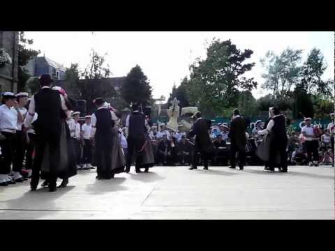 Bagad Lann-Bihoué et Cercle du Croisty