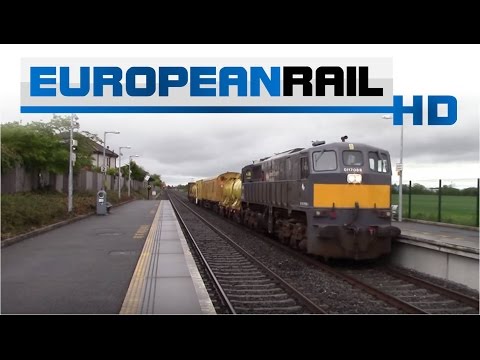 Iarnród Éireann Irish Rail 071 loco 088 + sperry train passes Dunboyne Station