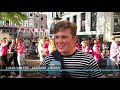 Studentenvereniging valt op met pop-up gebedsbusje
