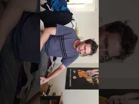 Chili contest "madam Jeanette" Jaimie probeert chili weg te drinken met Cara pils