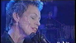 Strange Angels - Laurie Anderson Live in San Remo 2001