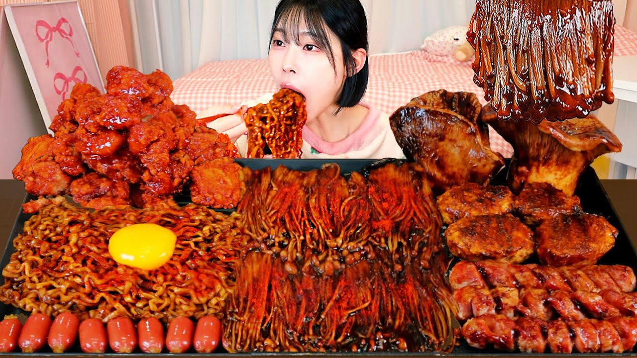 ASMR MUKBANG| 직접 만든 불닭 짜장 버섯 양념치킨 소세지 먹방 &레시피 SPICY MUSHROOMS AND FIRE NOODLES EATING