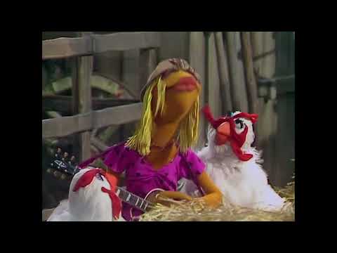 The Muppet Show - 504: Shirley Bassey - “Barnyard Boogie” (1980)