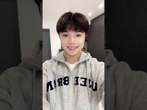 Boyfriend's Model Face #shorts #funny #cute #vlog #love