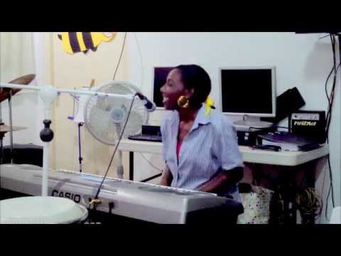 Aemy Niafeliz - something is cooking