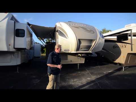 SOLD 2017 Shasta Phoenix 32RE 5TH Wheel by Forest River - New Fifth Wheel For Sale - Lake Alfred FL