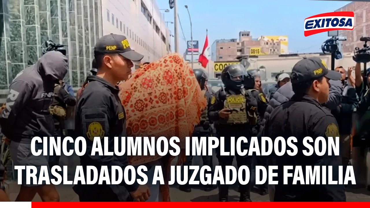 🔴🔵 Cinco alumnos implicados en abuso son trasladados a Juzgado de Familia en bus de la Policía