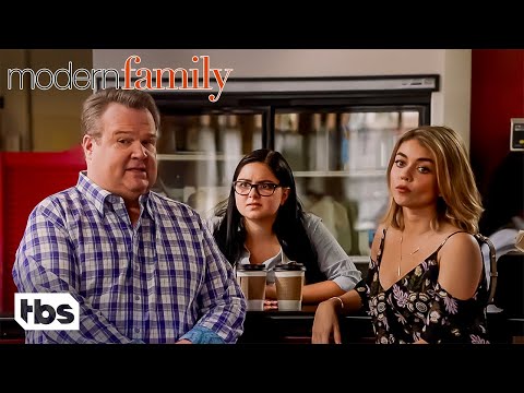 ヘイリーとキャム、初デートへ行く（クリップ）| モダン・ファミリー | TBS (Haley and Cam Go on a Blind Date (Clip) | Modern Family | TBS)
