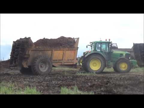 Manure 2016  Ploughing in the Muck + Loading the Spreaders