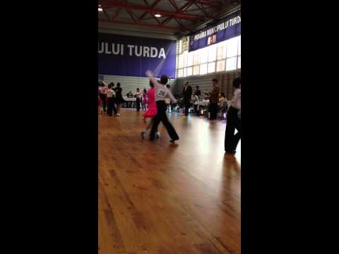 Matei Holeleu si Maria Surani Turda 17 12 2011 samba