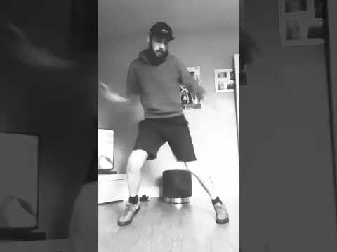 Dancing to elvis jailhouse rock 😋