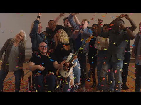 Lindsay Ell - Right On Time (Official Music Video)