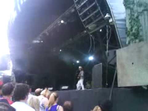 supergrass(the hot rats) love is a drug live glasto 2009