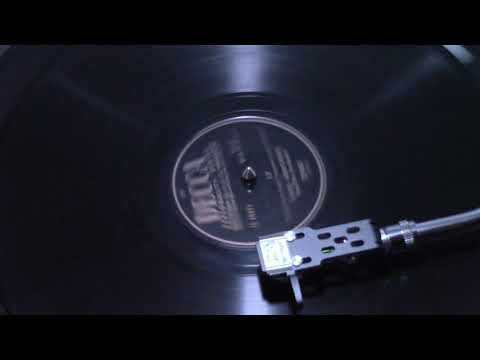 Louis Armstrong and Velma Middleton - (I Wonder Why) You're Just In Love - Louis Armstrong / If