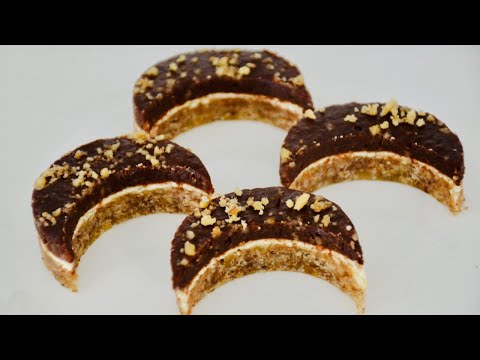 PREDIVNI POLUMJESECI SA ORASIMA ( CHOCOLATE-WALNUT CAKE)