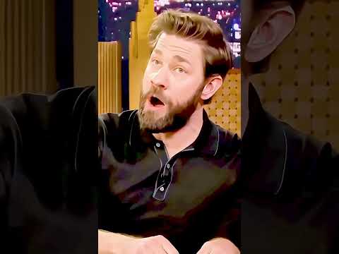 London customs agents can’t believe John Krasinski is married to Emily Blunt #shorts #johnkrasinski