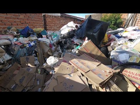 Acúmulo de lixo prejudica moradores no bairro Mãe Preta