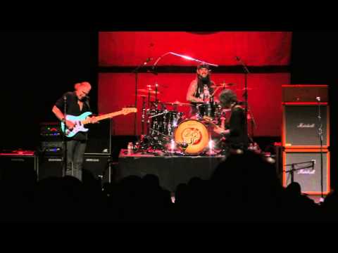 The Winery Dogs - Reach Out ( I'll Be There ) - Bergen Pac Center, Englewood, N.J. 4/30/14