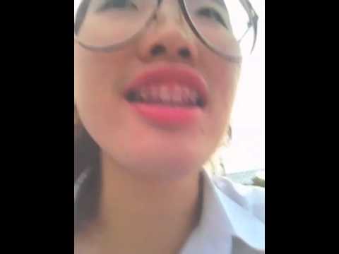หน้าอกเล็กกาม สาวโชว์หน้าอกเล็ก