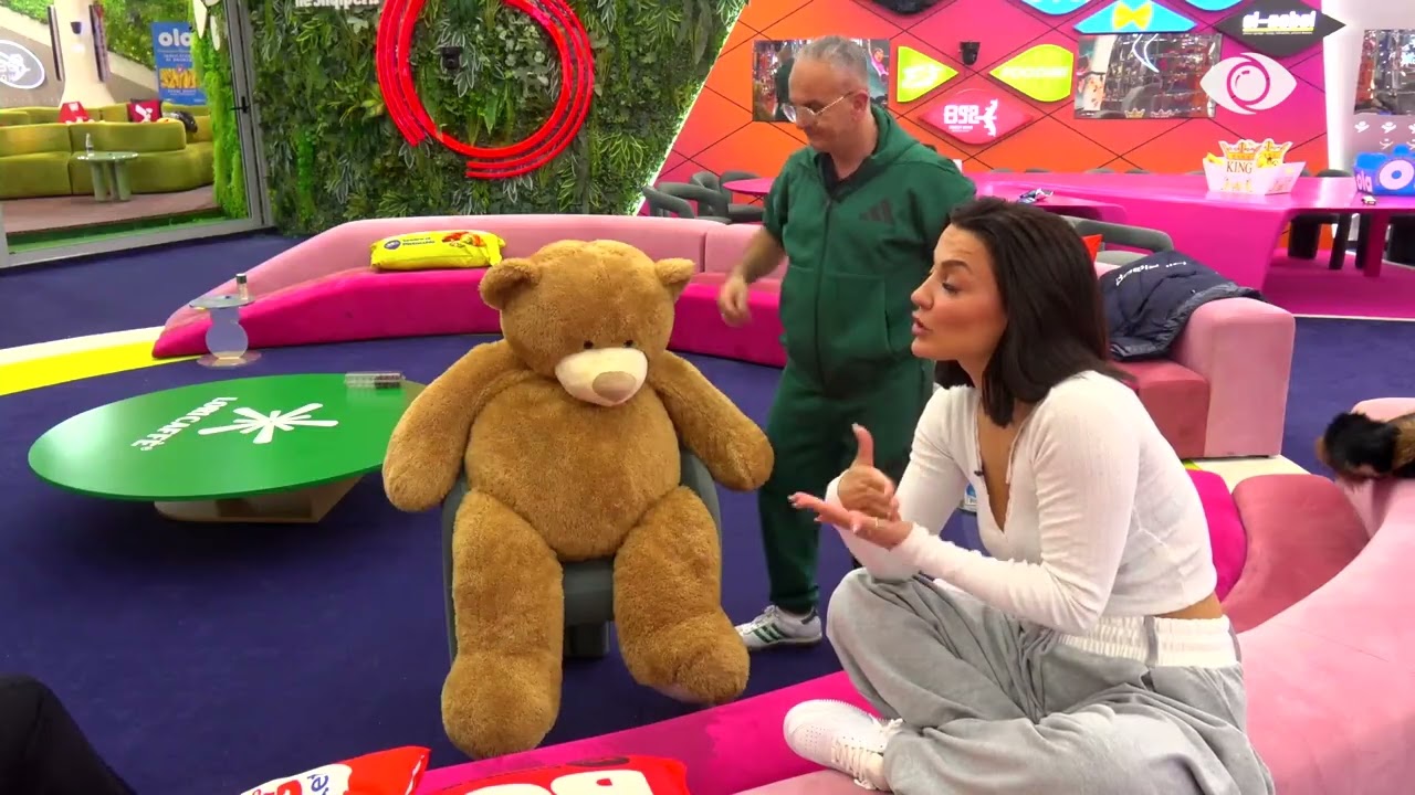 A e ke problem nëse një femër të afrohet…/ Artani i afrohet Rogerti