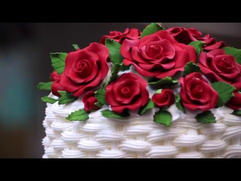 Exquisite Rose Basketweave Cake