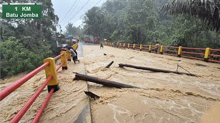 Download lagu ASLI DIDEPAN MATA‼️RIBUAN METER KUBIK KAYU BERGERAK MELEWATI JALINSUM BATU JOMBA !! mp3 Download lagu ASLI DIDEPAN MATA‼️RIBUAN METER KUBIK KAYU BERGERAK MELEWATI JALINSUM BATU JOMBA !! mp3