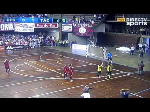 Agreden aficionado de Táchira #Semifinal 24-09-2013  Caracas