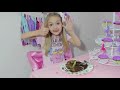 Oh No! Lyla Gets The SPRINKLE POX!