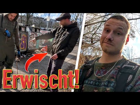 Wir werden BEKLAUT & ERWISCHEN TÄTER gerade so!! 🤯 (Beim Magnetfischen auf Schatzsuche)